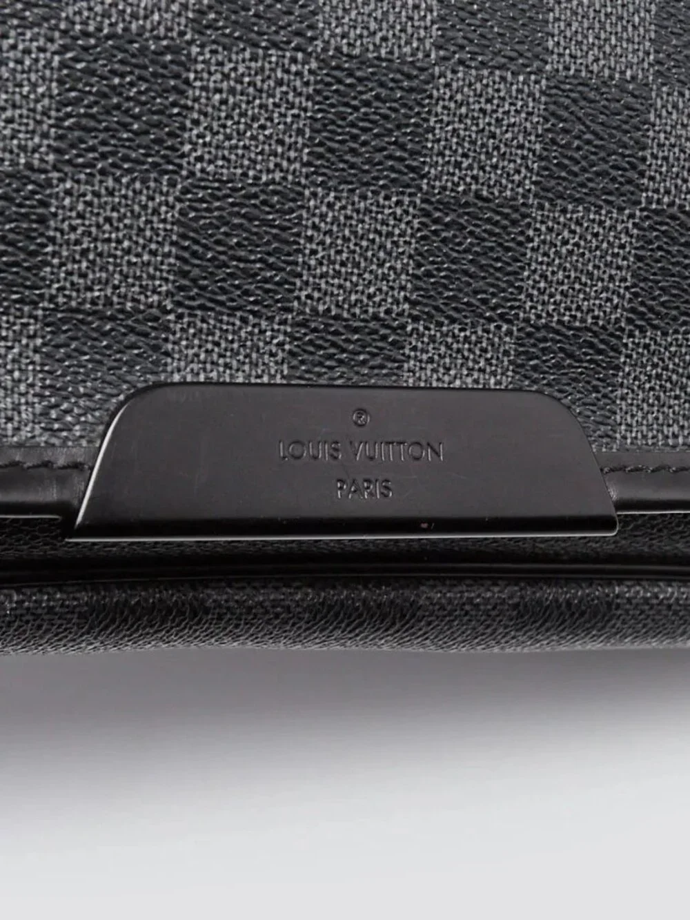 Louis Vuitton Damier Graphite Canvas Daniel MM Messenger Bag